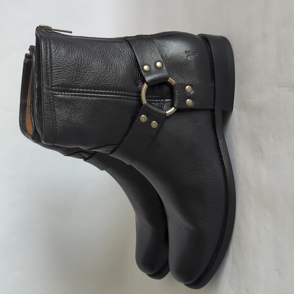 Boots - Picture 3 of 12